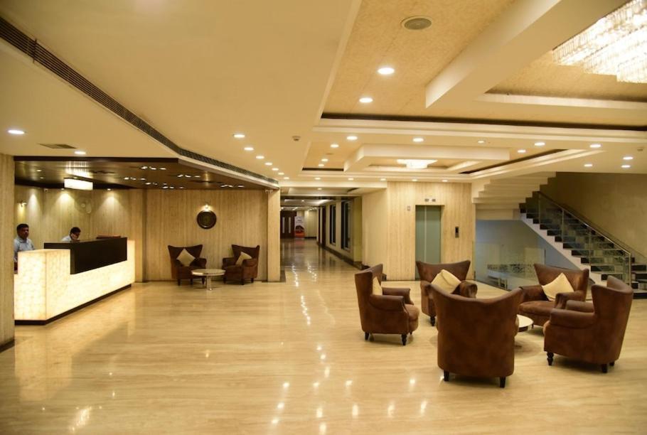Hotel Krishna Palace Ayodhya Exterior photo